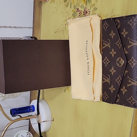 Wallet - Picture 1 of 8